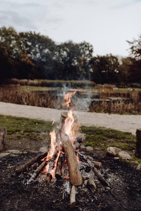 Landhuis Hotel De Hilkensberg Broekhuizen  エクステリア 写真