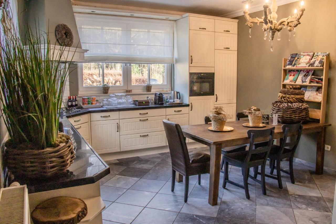 Landhuis Hotel De Hilkensberg Broekhuizen  エクステリア 写真