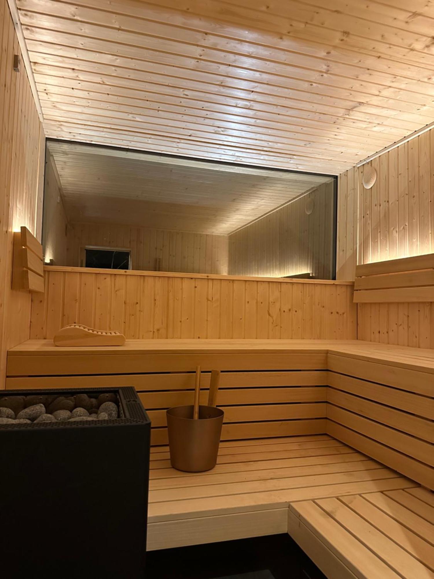 Landhuis Hotel De Hilkensberg Broekhuizen  エクステリア 写真